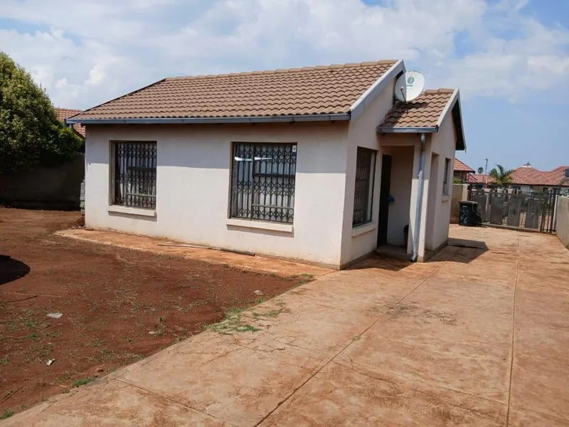 2 Bedroom House for sale in Dawn Park