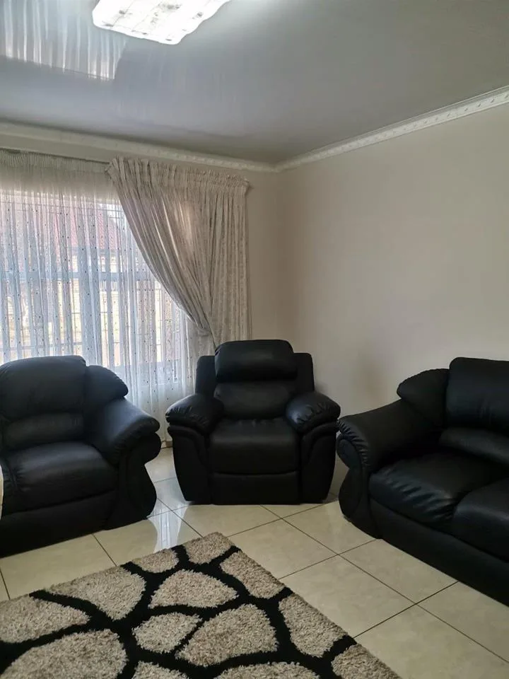 4 Bedroom House for sale in Mohadin