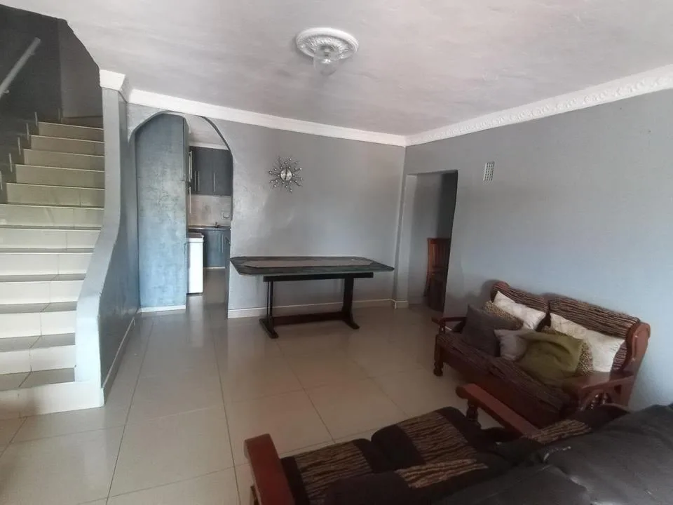 6 Bedroom House for sale in Newlands East