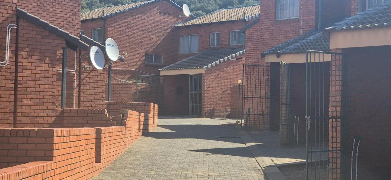 3 Bedroom Townhouse for sale in Waverley
