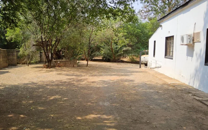 4 Bedroom House for sale in Hartbeesfontein