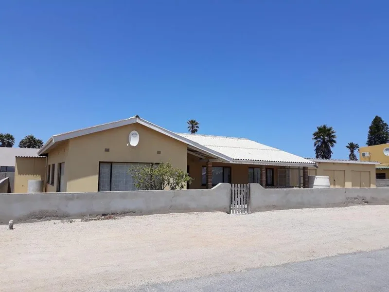 3 Bedroom House for sale in Port Nolloth