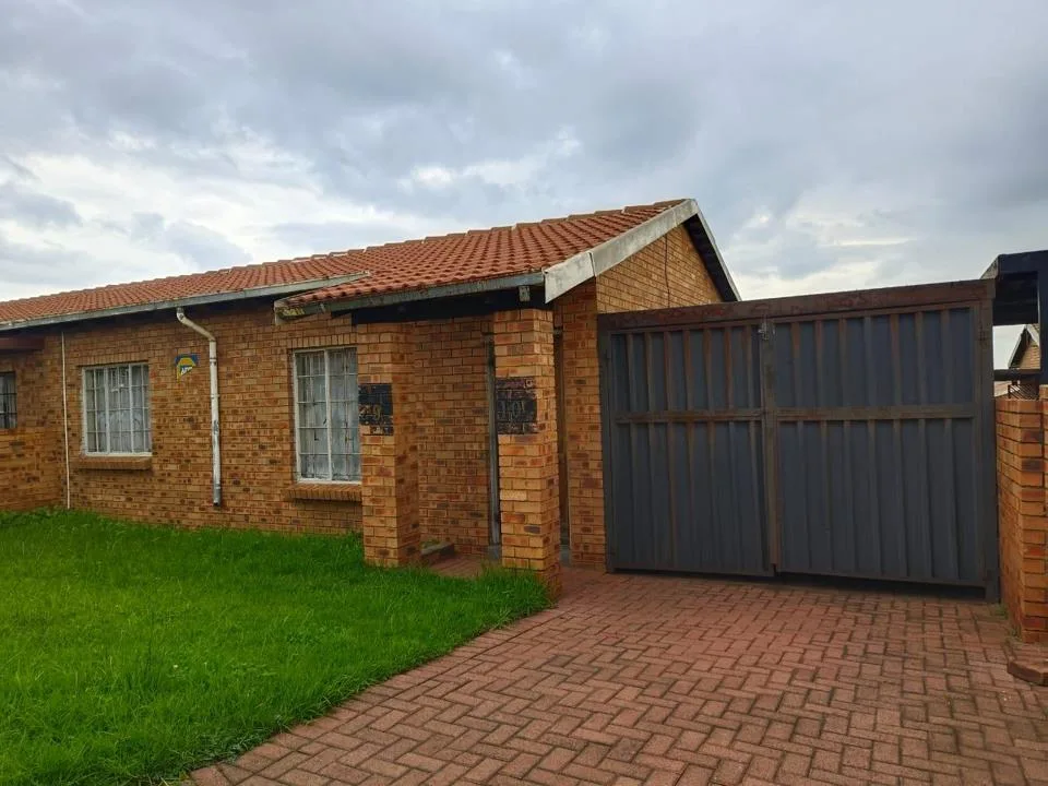 2 Bedroom House for sale in Tasbet Park
