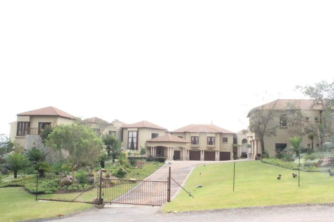 7 Bedroom House for sale in Uitsig Landgoed Estate