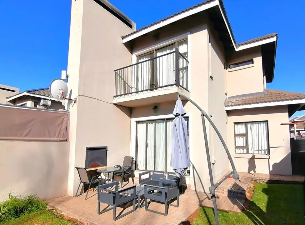 3 Bedroom Townhouse for sale in Shellyvale