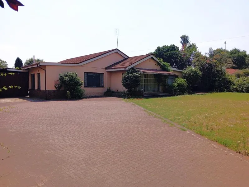 4 Bedroom House for sale in Witbank Ext 8