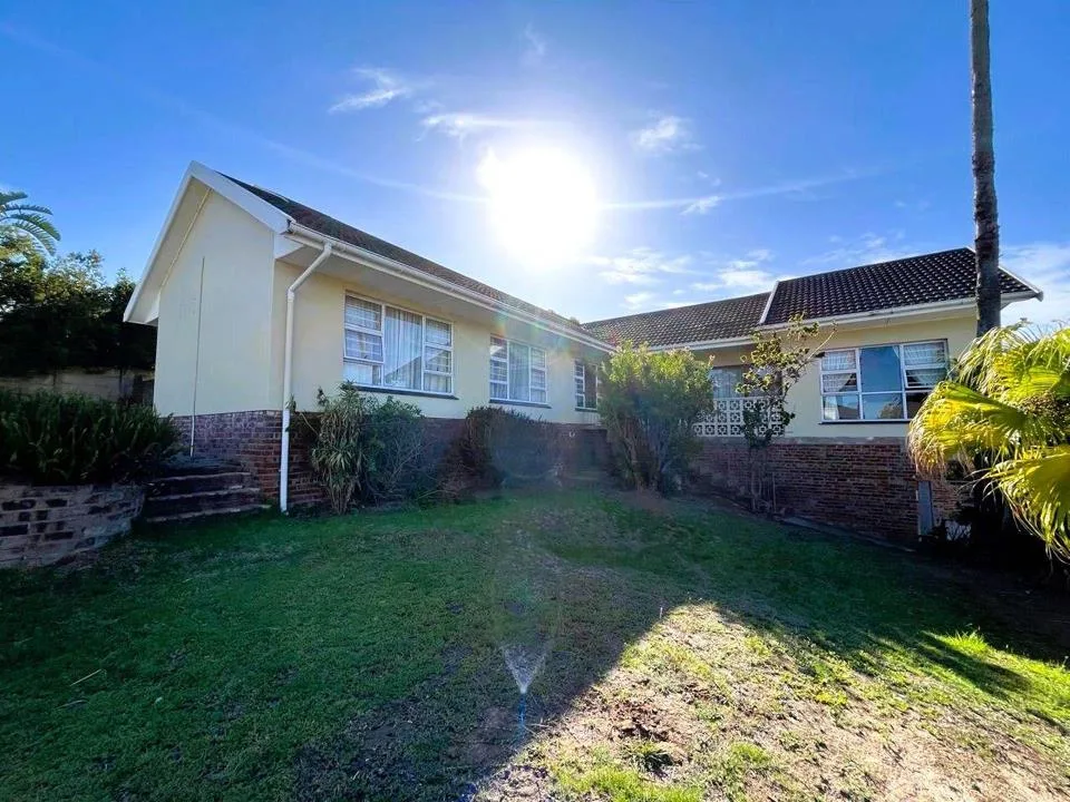 3 Bedroom House for sale in Beacon Bay