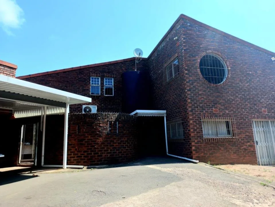 4 Bedroom House for sale in Westridge