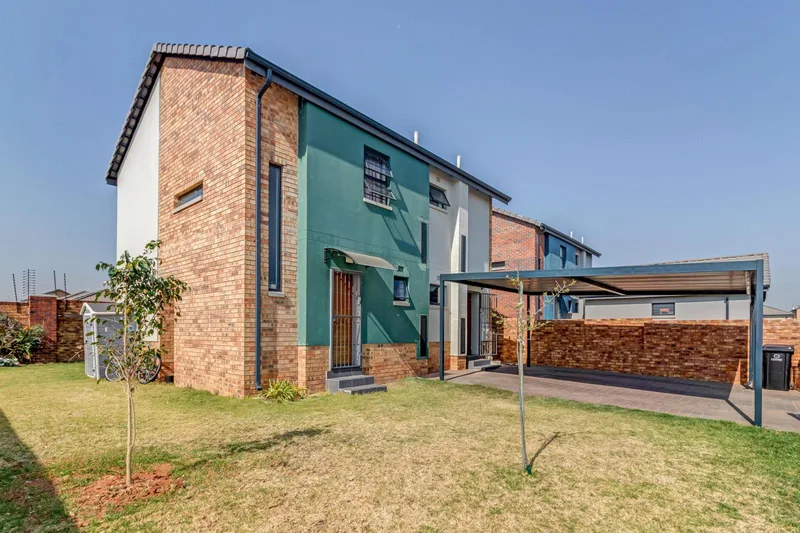 4 Bedroom House in Lion Pride