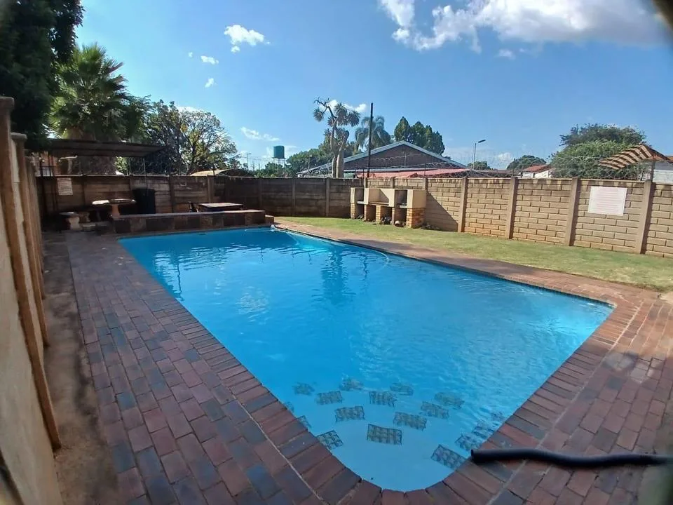 2 Bedroom Apartment / flat to rent in Rustenburg Central
