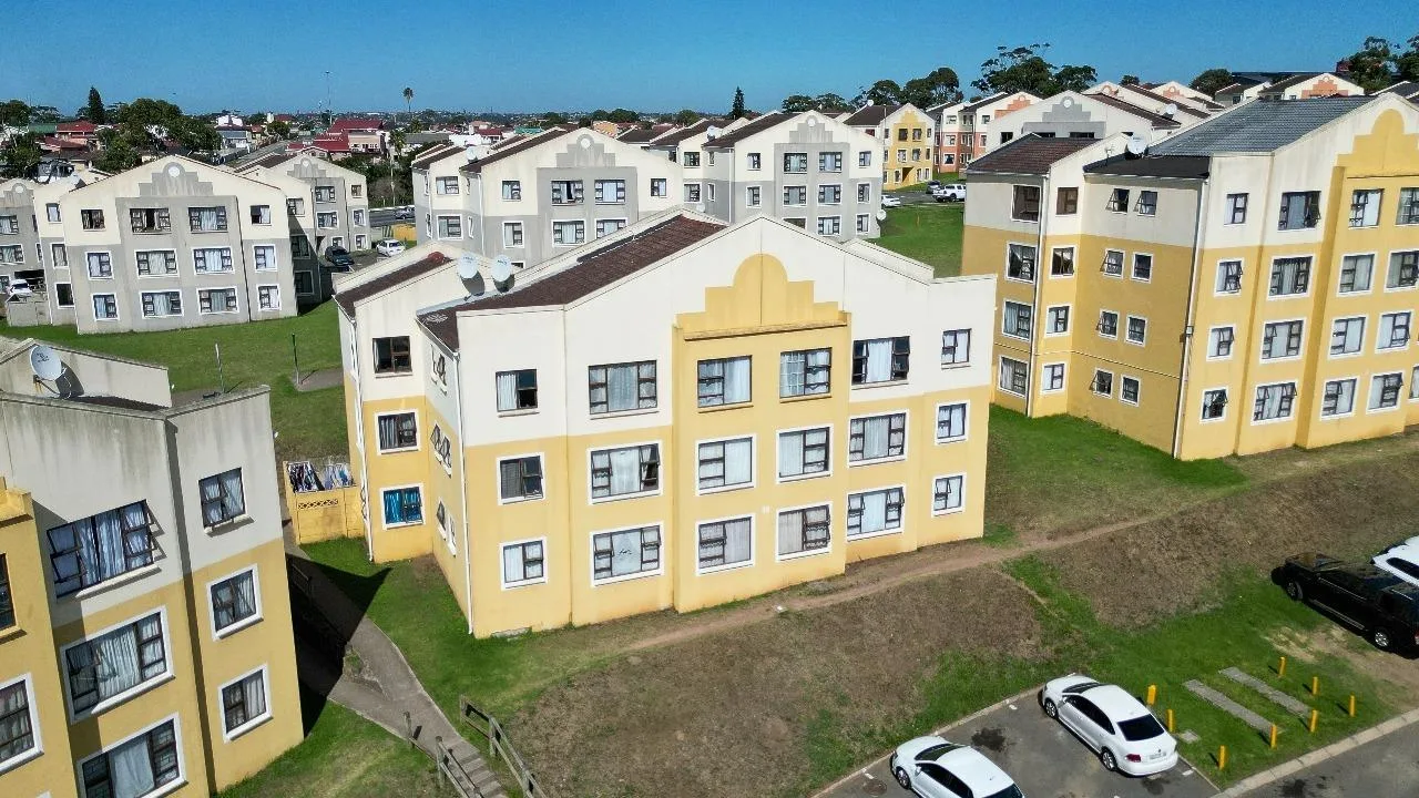 2 Bedroom Apartment / flat for sale in Stoneydrift