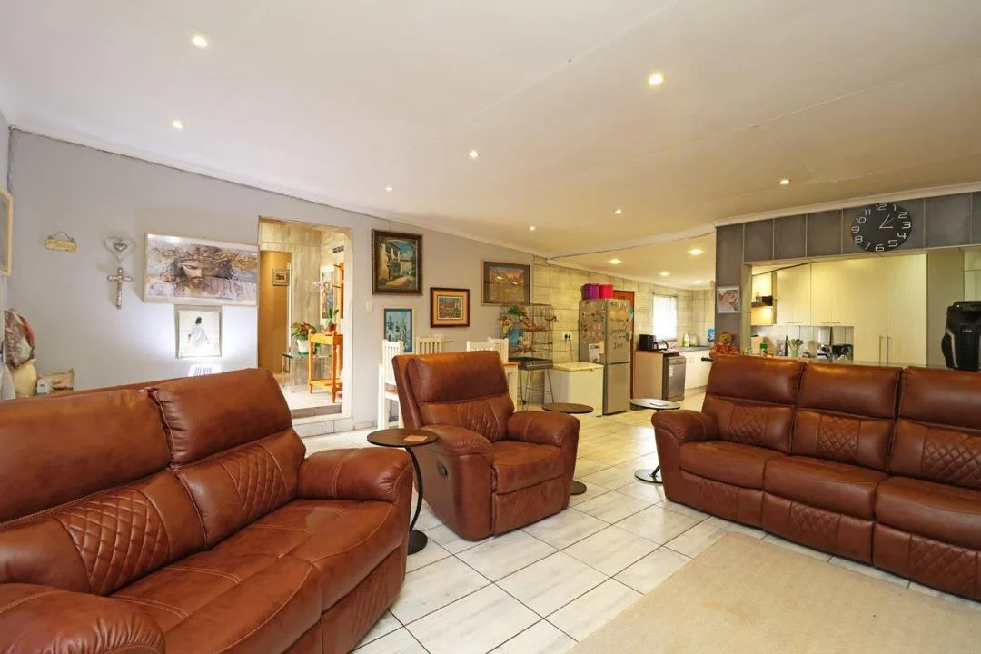 3 Bedroom House for sale in Randpoort