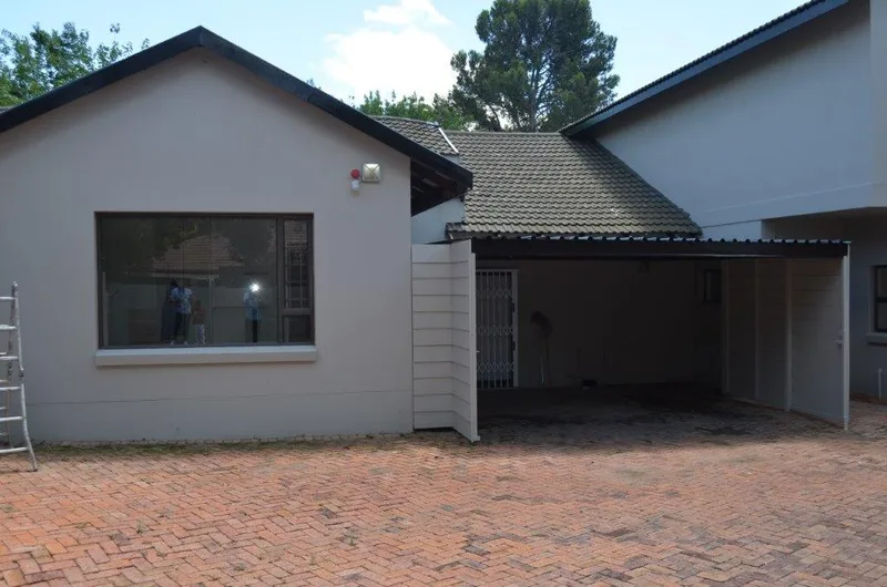 2 Bedroom Townhouse for sale in Bayswater