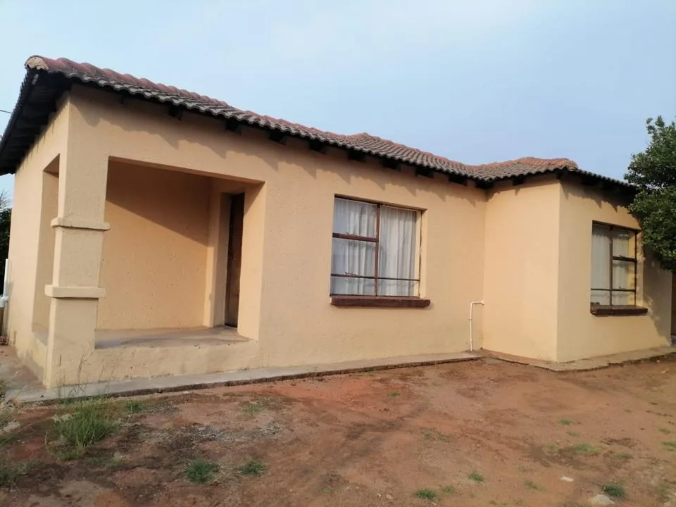 3 Bedroom House for sale in Lethlabile