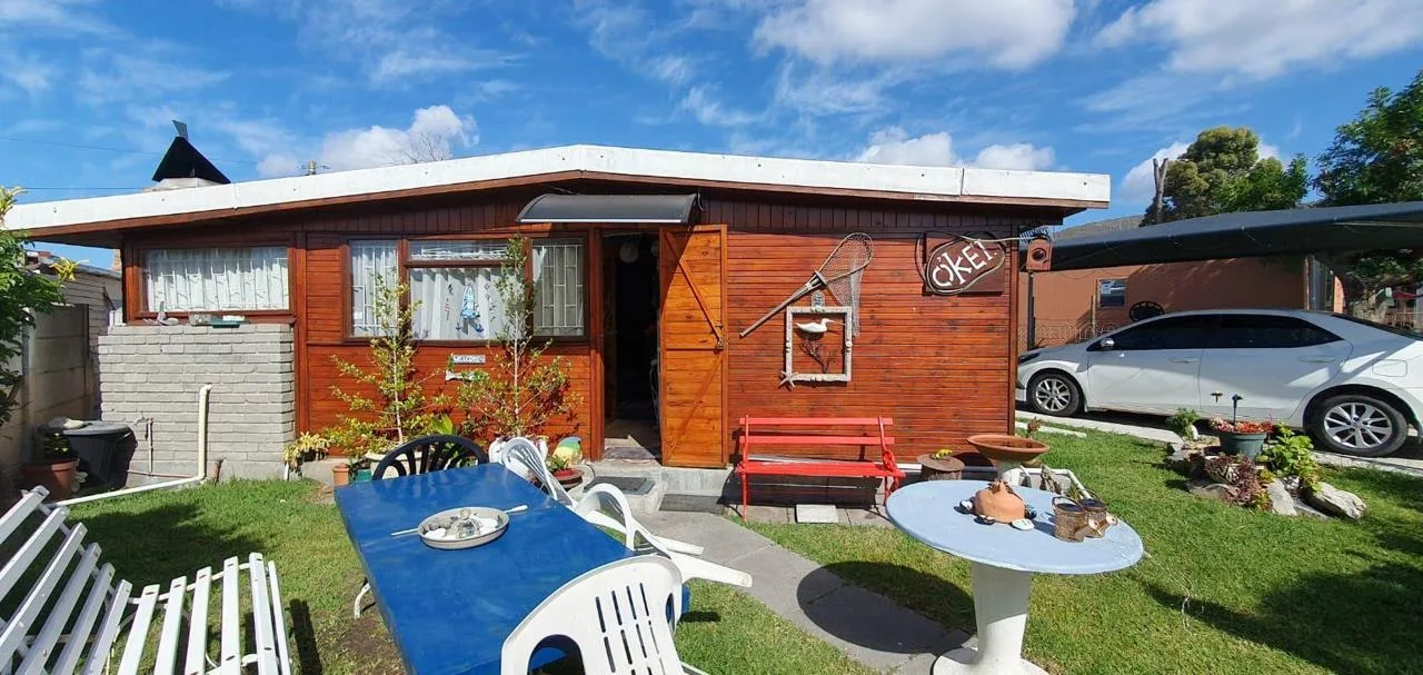 2 Bedroom House for sale in Franskraal