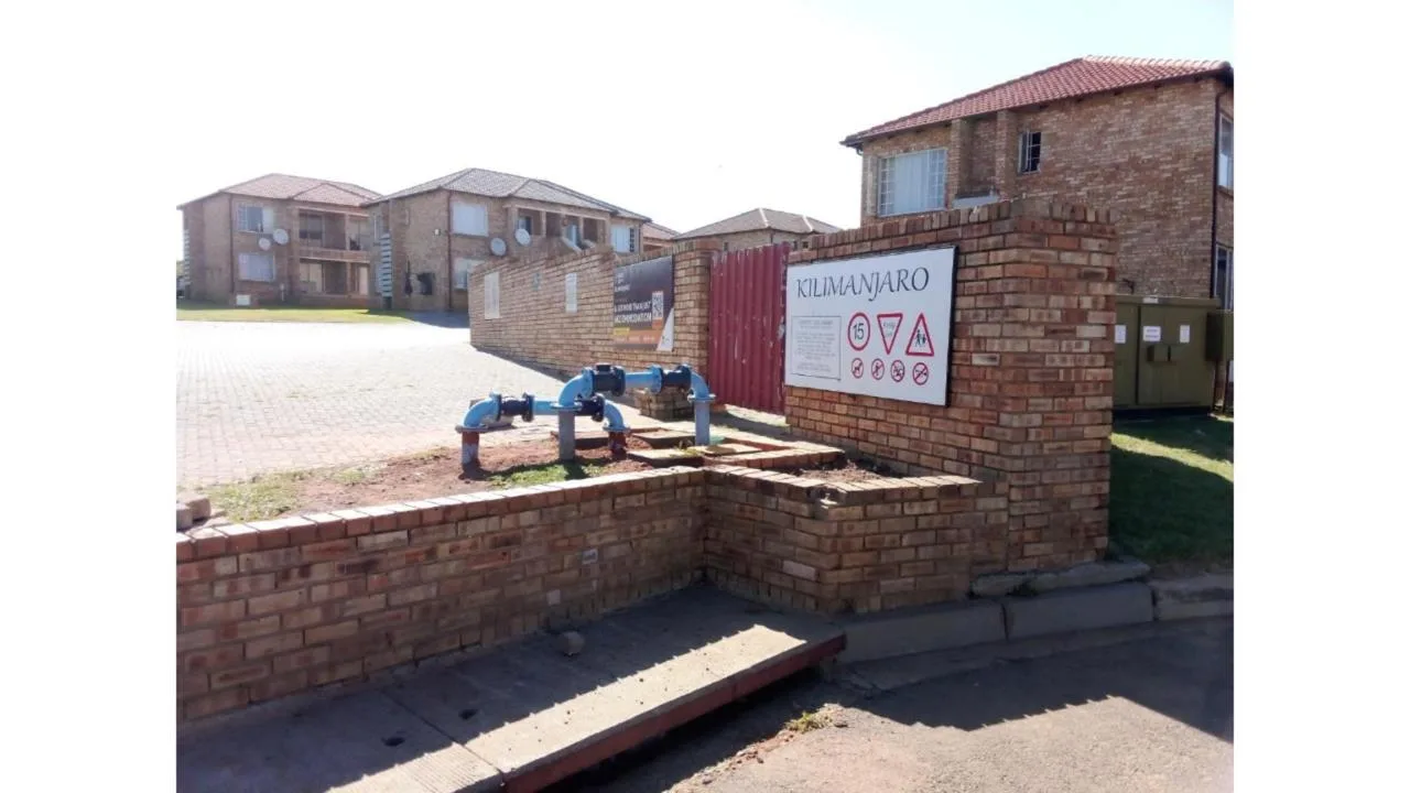 2 Bedroom Apartment / flat for sale in South Crest