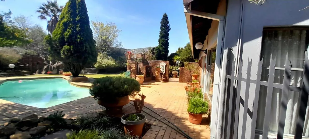 4 Bedroom House for sale in Trichardt