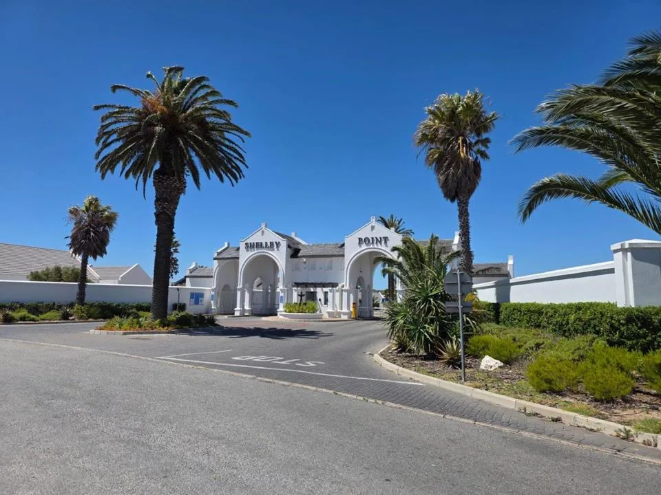 2 Bedroom House for sale in Golden Mile