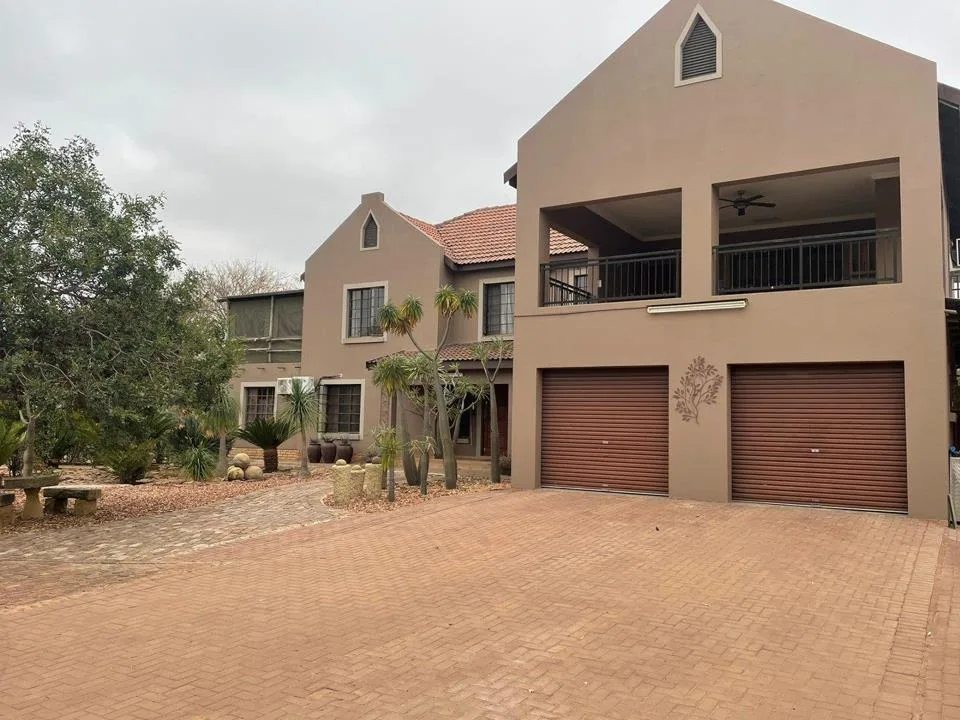 5 Bedroom House for sale in Lephalale