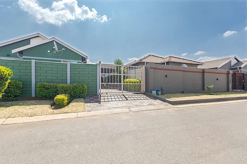 3 Bedroom House for sale in Albertsdal