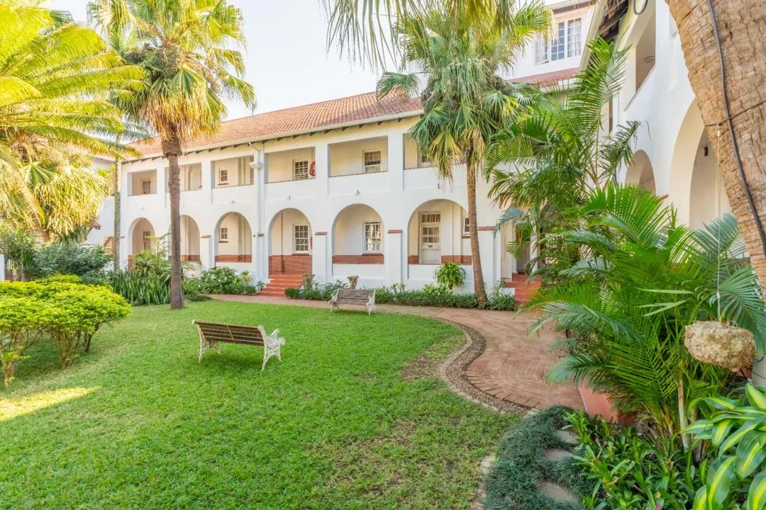 2 Bedroom Apartment / flat for sale in Essenwood