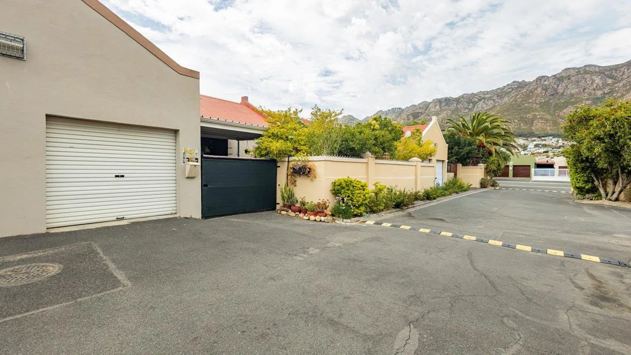 2 Bedroom House for sale in Admirals Park