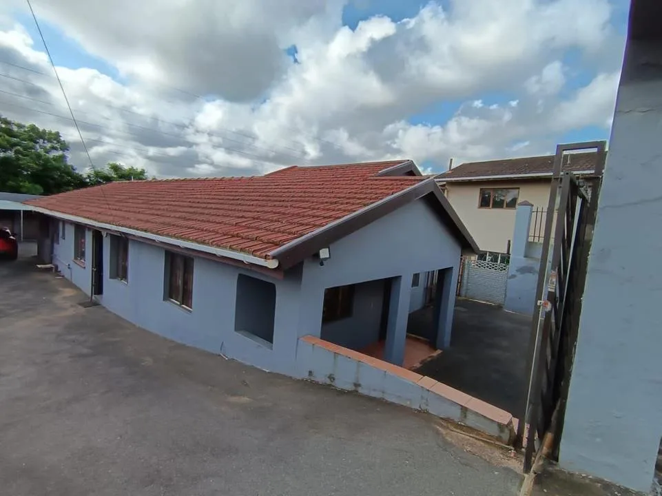 4 Bedroom House for sale in Mobeni Heights