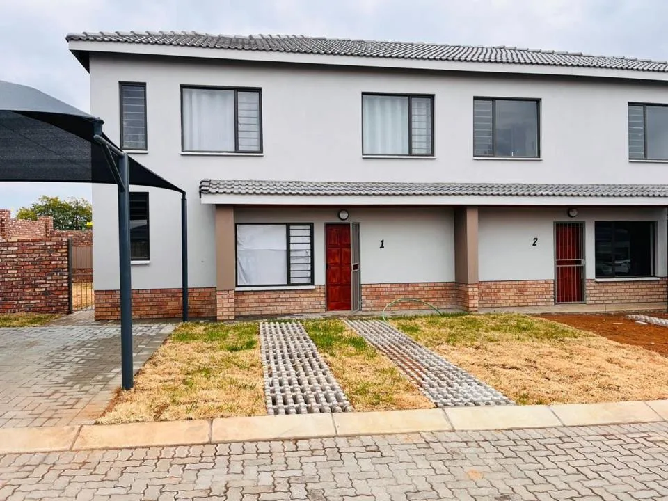 Townhouse for sale in Waterval East