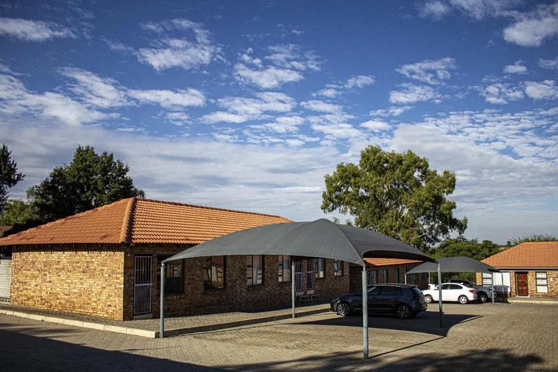 1 Bedroom Townhouse for sale in Sasolburg Ext 10