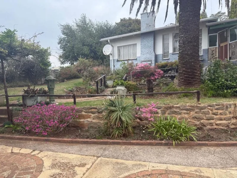 3 Bedroom House for sale in Dullstroom