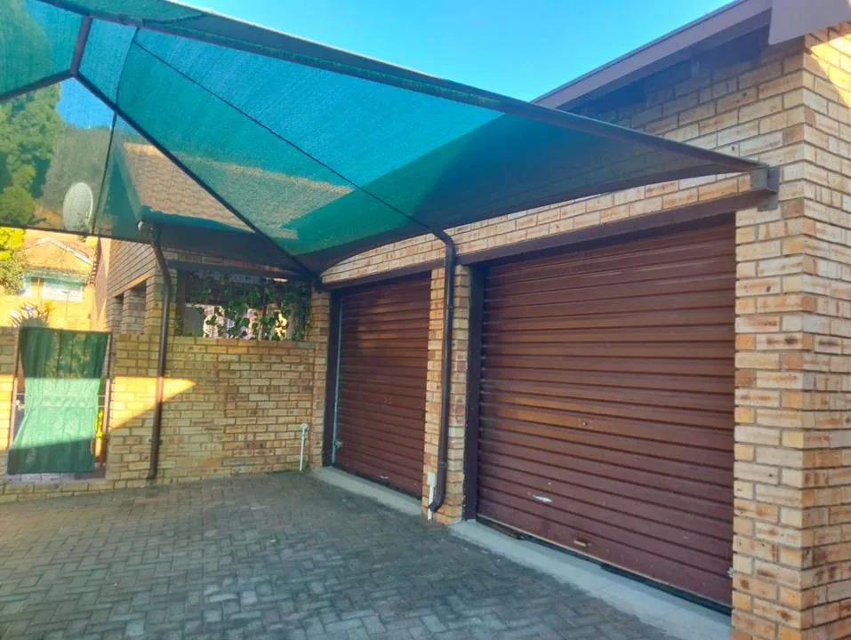 3 Bedroom Townhouse for sale in Safari Gardens