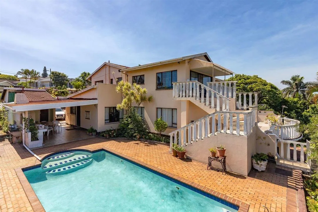 9 Bedroom House for sale in Herrwood Park