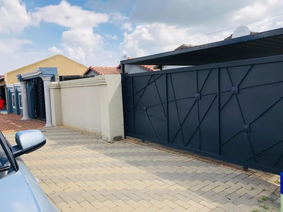 3 Bedroom House for sale in Windmill Park