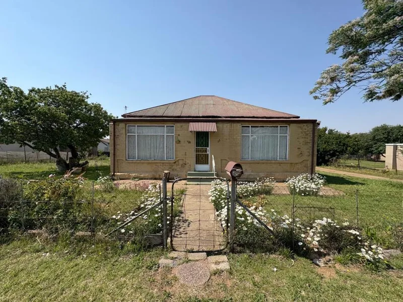 2 Bedroom House for sale in Petrus Steyn