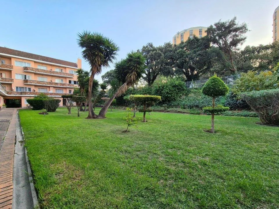 2 Bedroom Apartment / flat for sale in Rosebank