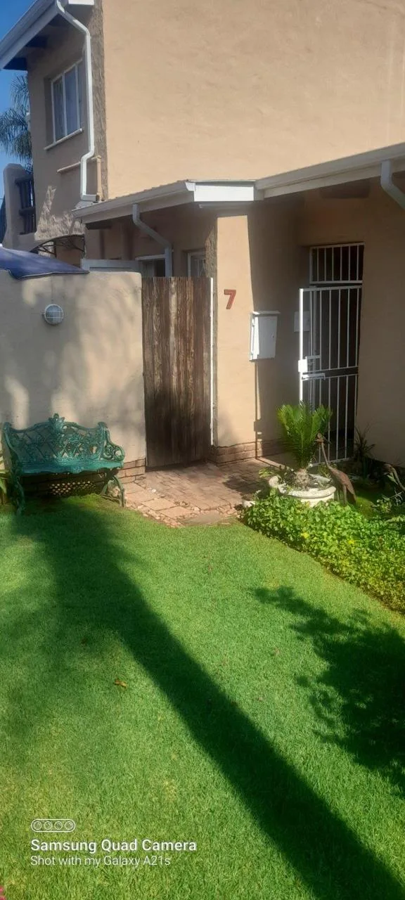 2 Bedroom Townhouse for sale in Roodekrans
