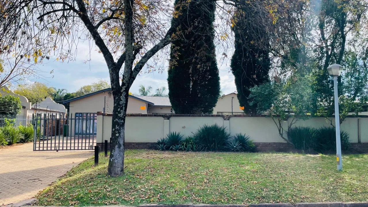 3 Bedroom Townhouse to rent in Middelburg South