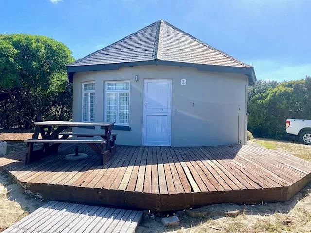 2 Bedroom House in Meerenbosch