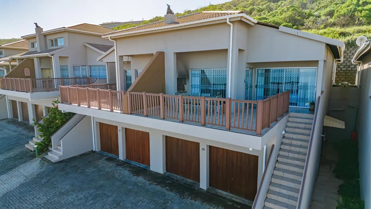 4 Bedroom Apartment / flat for sale in Brenton On Sea