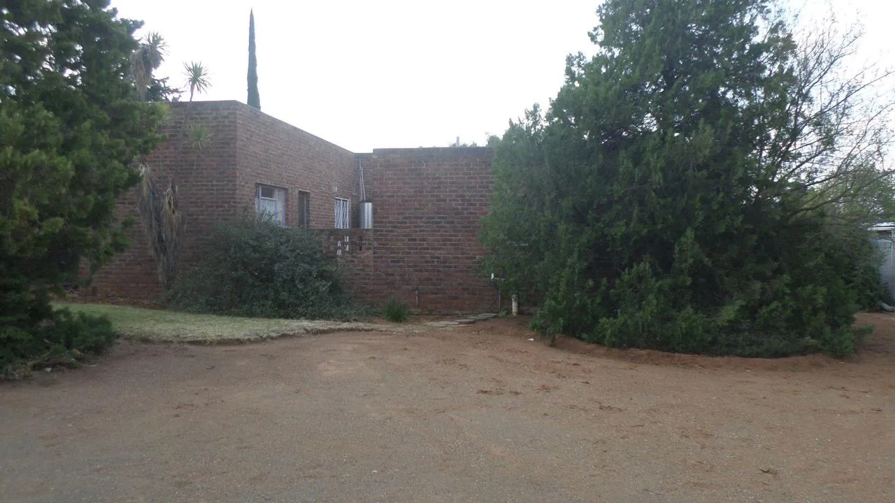 4 Bedroom House for sale in Middelburg