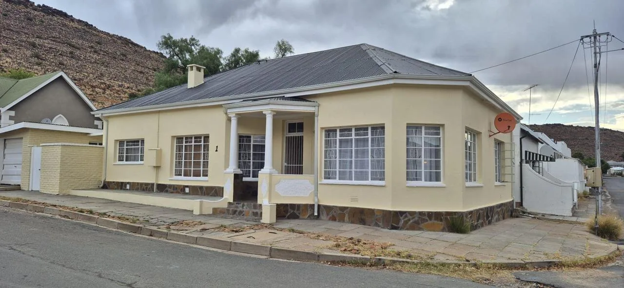 2 Bedroom House for sale in Victoria West