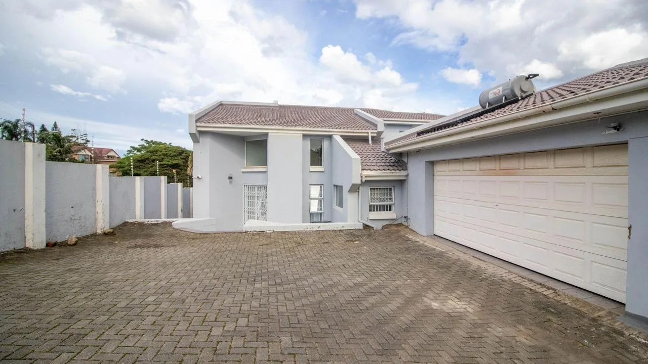 5 Bedroom Townhouse for sale in Selborne