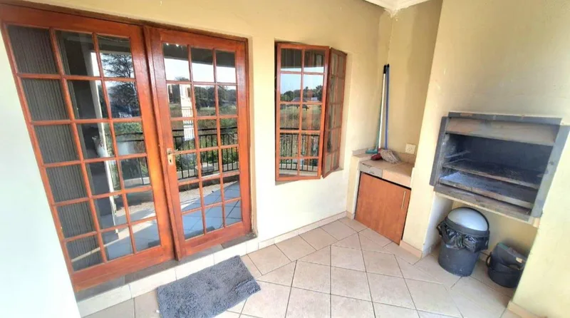 2 Bedroom House for sale in Heatherview