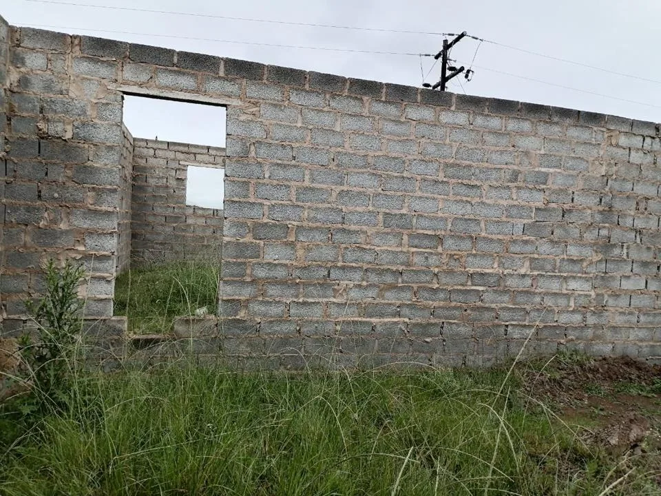 4 Bedroom House for sale in Ngolo