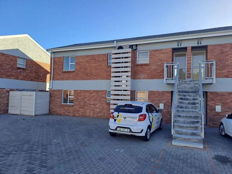 2 Bedroom Townhouse to rent in Lorraine