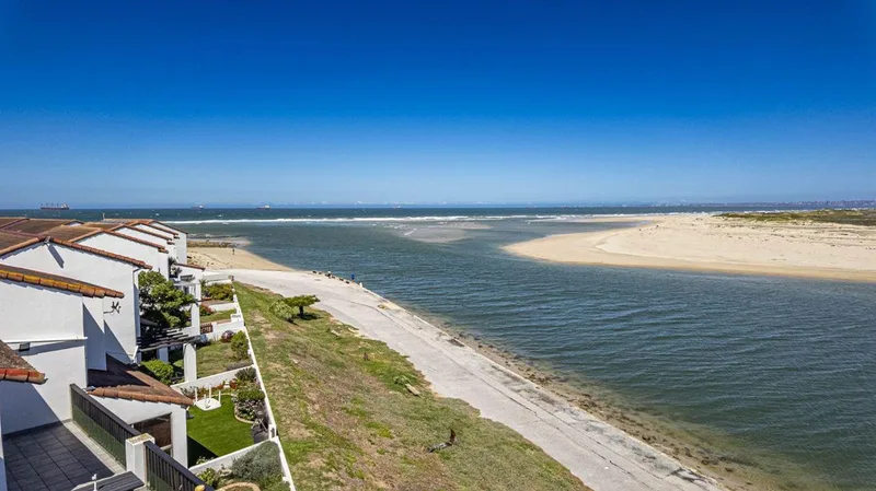 3 Bedroom Townhouse for sale in Bluewater Bay