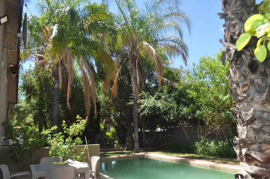 5 Bedroom House for sale in Flora Park