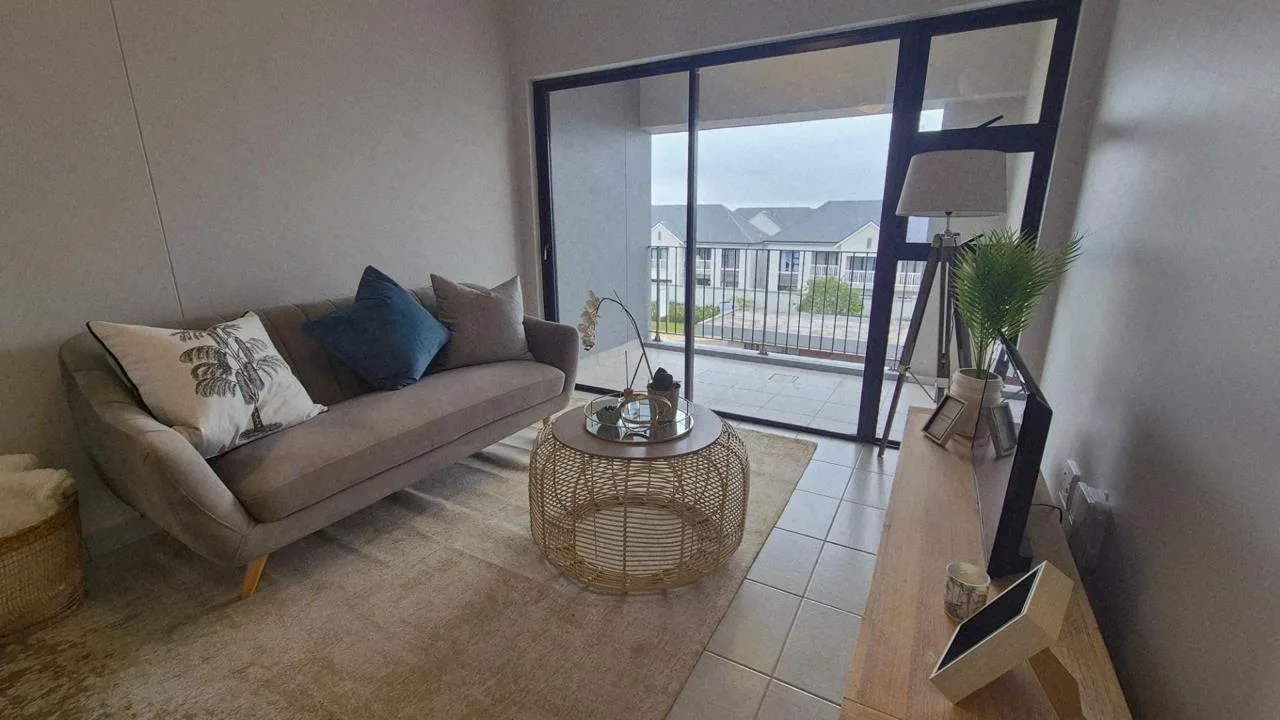 2 Bedroom Apartment / flat for sale in Emberton Estate