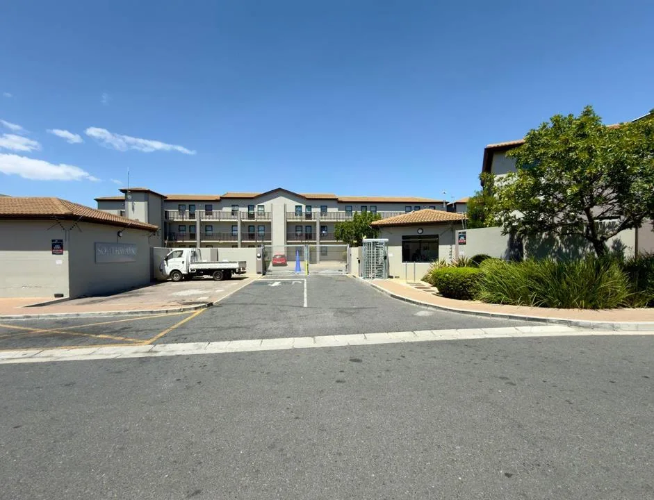 2 Bedroom Apartment / flat for sale in Parklands East