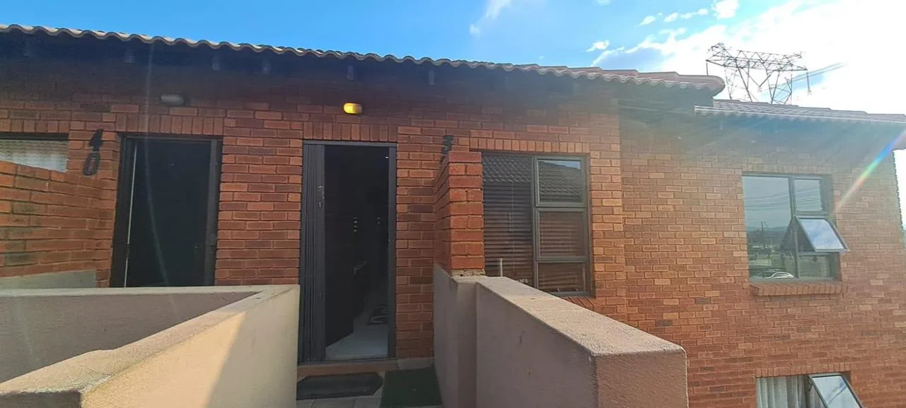 2 Bedroom Townhouse for sale in Albertsdal
